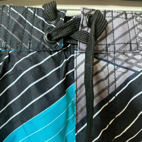 Boy's size XL Blue & Gray Geometric Swim Short (NWT) - Picture 4 of 7